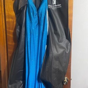 Brand new Home coming dress never worn and I can’t return paid 550